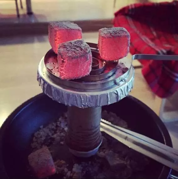 Белая патока в табаке. Не чувствую вкус кальяна. Не чувствую вкус кальяна. Почему нет дыма в кальяне. Почему кальян без вкуса.