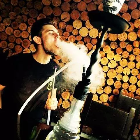 Конечно никуда без минусов работы кальянщиком.